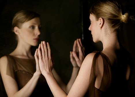 woman-in-a-mirror1